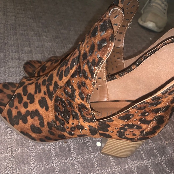 Leopard shoes - Picture 2 of 3